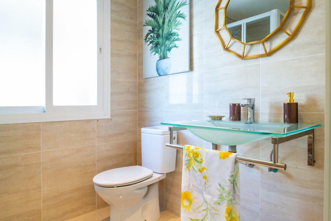 Malagueta Malibu Apartment Malaga Bagian luar foto